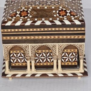 Small Moorish Wooden Inlay Marquetry Trinket/Jewelry Box,  3D